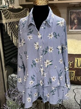 Entro Striped Blue Floral Button-Down Peplum Blouse L